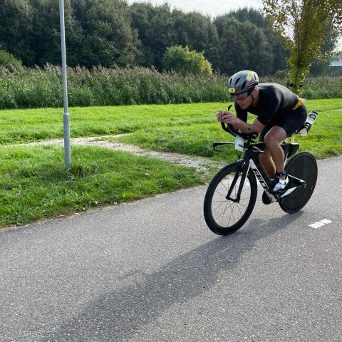 Sarissa de Vries wint WK Triathlon Almere