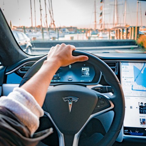 Dit is waarom moderne auto's zo levenloos aanvoelen