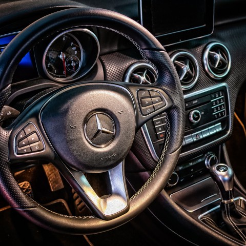 Mercedes-Benz krijgt 's werelds eerste goedkeuring voor geautomatiseerd rijsysteem