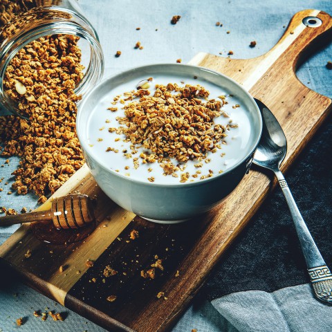 Zelfgemaakte granola voor een gezond ontbijt