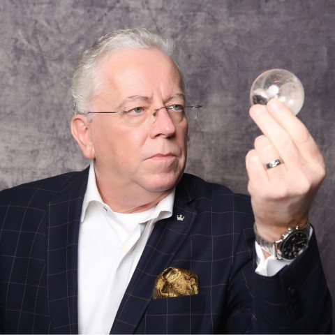 Medium Paragnost Thomas Woolthuis