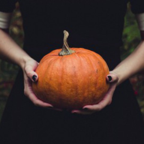 Gevulde pompoen tijdens Halloween