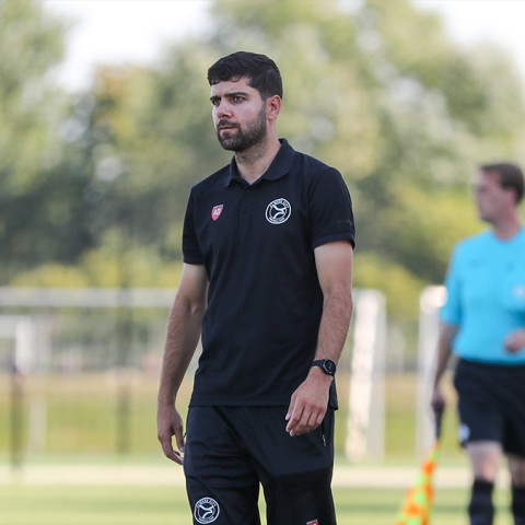 City O21 buigt pas na rode kaart voor Feyenoord