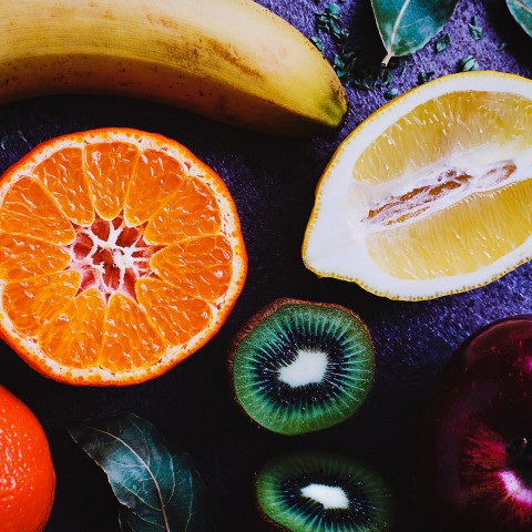 Seizoensfruit van de maand september