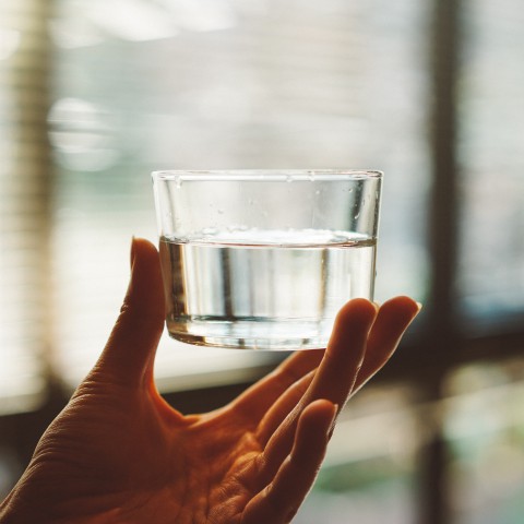 Column - Vivo Somnis: Vergeet vooral niet om je glas neer te zetten!