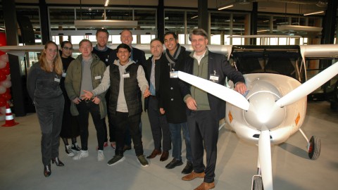 Flevoland neemt elektrisch vliegtuig in gebruik en start fieldlab op Lelystad Airport