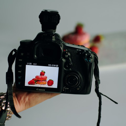 Prins Constantijn reikt awards World Press Photo 2023 uit