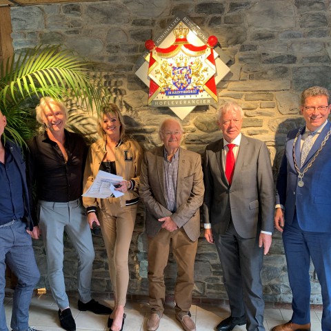 Orchideeën Hoeve ontvangt predicaat hofleverancier