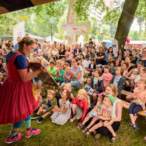 Kindertheatermaker Ruth Bakker speelt jubileumvoorstelling in Almere
