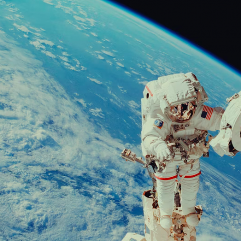 Record-setting NASA-astronaut keert terug naar aarde