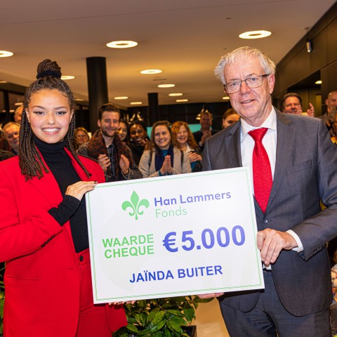 Winnaar Han Lammers Fonds Jaïnda Buiter geeft prachtig zangoptreden