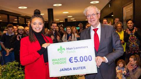 Winnaar Han Lammers Fonds Jaïnda Buiter geeft prachtig zangoptreden
