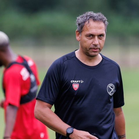 Jeffrey Talan nieuwe assistent-trainer, Tim Bakens naar Helmond