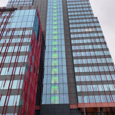 Vaccinatiegraadmeter WTC Almere krijgt er weer wat groene verdiepingen bij
