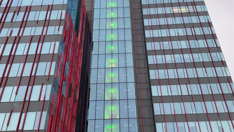 Vaccinatiegraadmeter WTC Almere krijgt er weer wat groene verdiepingen bij