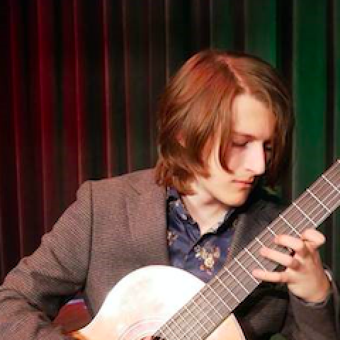 Muzikaal Flevolands talent Dylan Prentner wint beurs Han Lammers Fonds