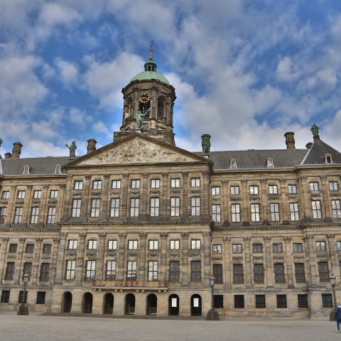 Koning reikt Koninklijke Prijs voor Vrije Schilderkunst 2022 uit