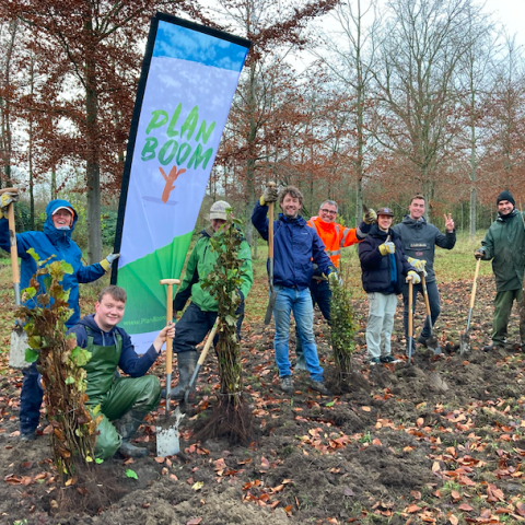 450 nieuwe bomen op landgoed Roggebotstaete