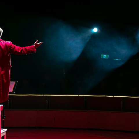 Circus Renz Olympia is tot 24 juli in Almere Buiten