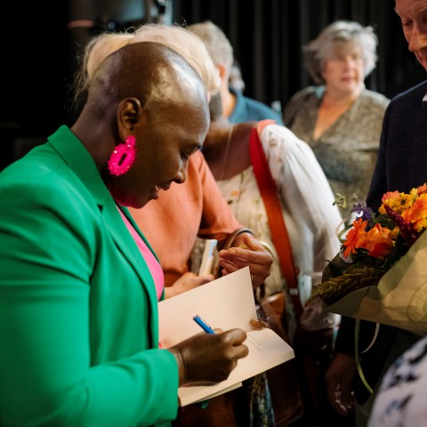 Gormah had moeite met lezen en schrijven en schrijft nu haar eigen boek
