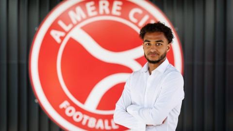 Almere City FC breekt contract Jeffry Puriel open