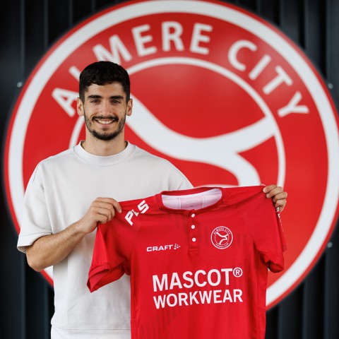 Spaanse Pascu tekent contract bij Almere City FC