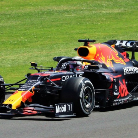 Formule 1-seizoen bijna van start: tv-providers azen op F1-kijkers