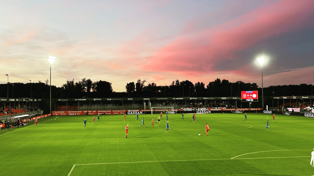 Almere City FC struikelt over Amsterdamse branie