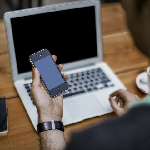 Minimumeisen aan digitale veiligheid slimme apparaten