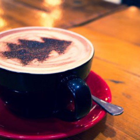 Gezonde, zuivelvrije warme chocolademelk