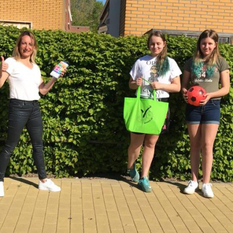Eerste van de 500 Sport- en Cultuurtasjes uitgereikt  
