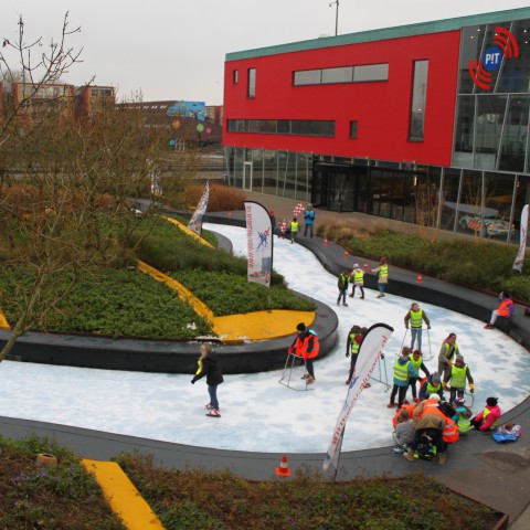 Schaatsactiviteiten op de ijsbaan van het Schipperplein: “Almere on Ice”