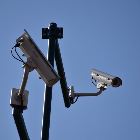 Cameratoezicht na schoten op woning en vondst handgranaat