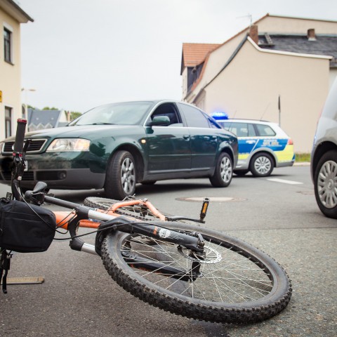Fietser gewond bij aanrijding Europalaan