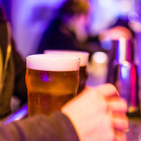 Messen, schroevendraaiers en drugs in horecakluizen  