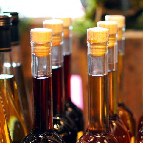 Deen vermijdt discussie over alcoholverkoop, sluit alle winkels eerder