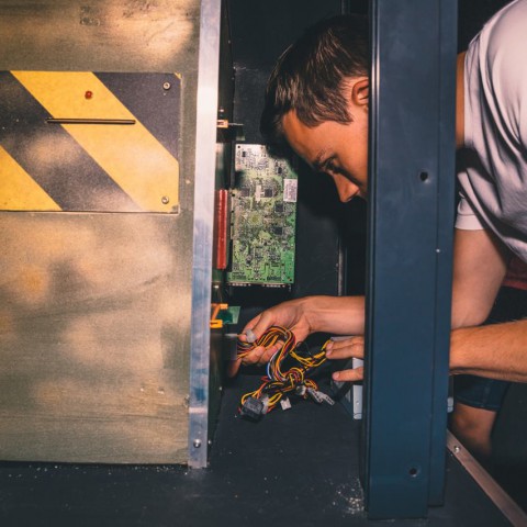 Leerkrachten opgelet: laat je klas kennismaken met 21e-eeuwse vaardigheden in de Hackerroom