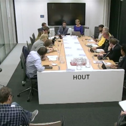 1Almere Actueel: College onduidelijk over keuze voor nieuwe lokale omroep