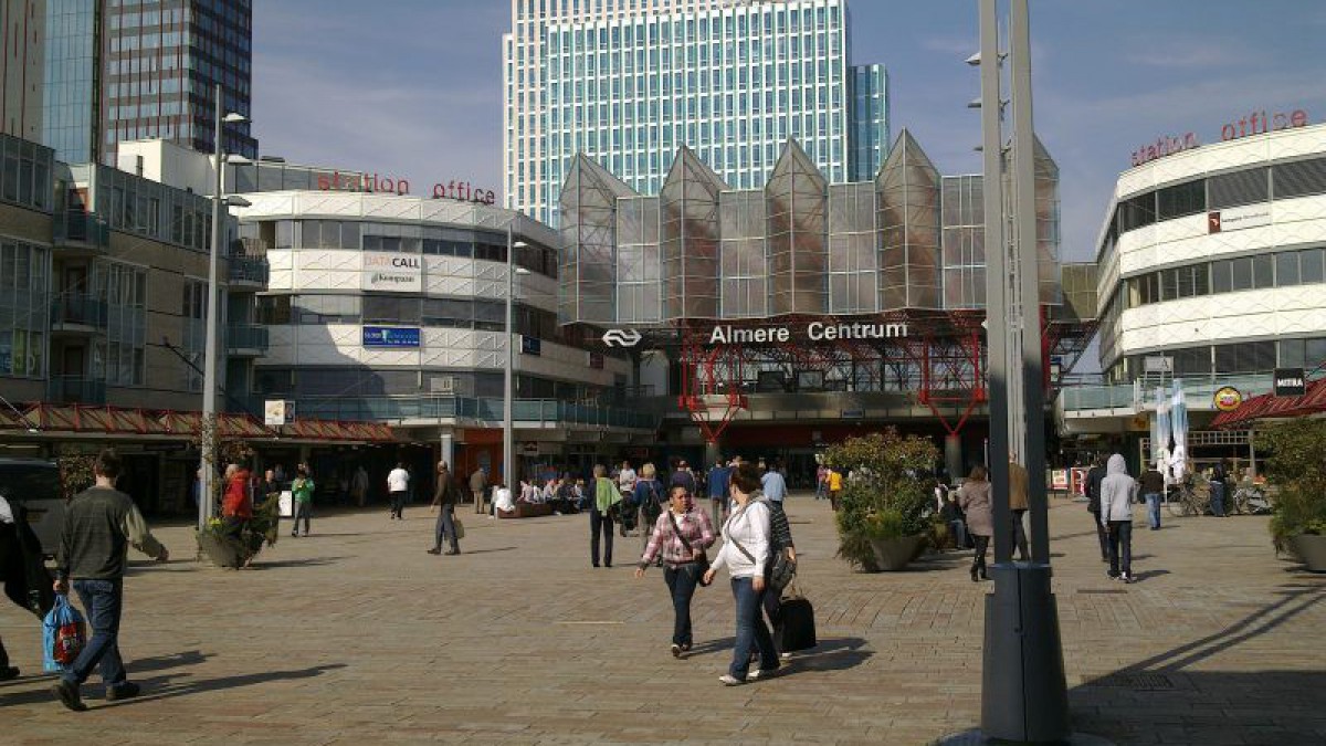 Station Almere Centrum kan verbeterd worden