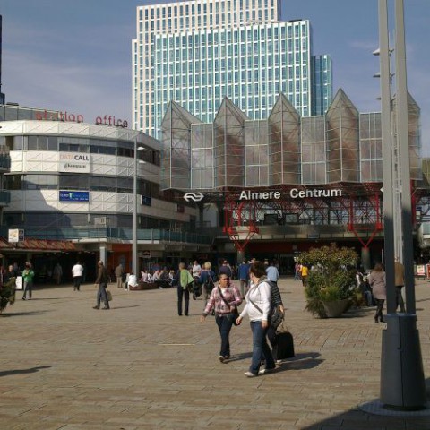 Station Almere Centrum kan verbeterd worden