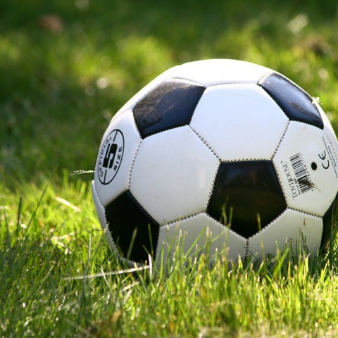 70 cliënten VoedselLoket gratis naar City FC