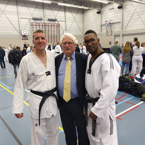 Taekwondo MAS Kim Moo Zwarte banden rijker