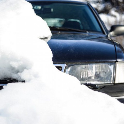 Sneeuw zorgt voor diverse strooiacties; code geel blijft gelden