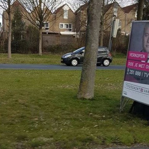 Politie flitst nu ook vanuit reclamebord