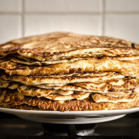Jong bakt voor oud tijdens Nationale Pannenkoekdag