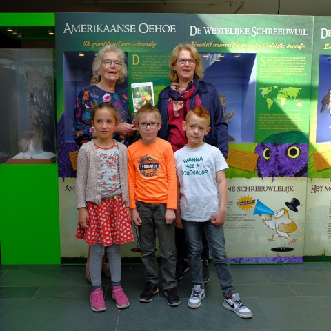 Doe en beleef expo ‘nachtbrakers, uilen van de wereld’ geopend door wethouder haak