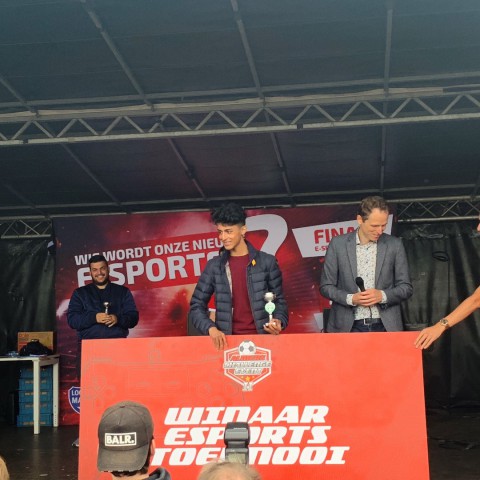Damian wint finale FIFA 19 toernooi bij Almere Challenge Event