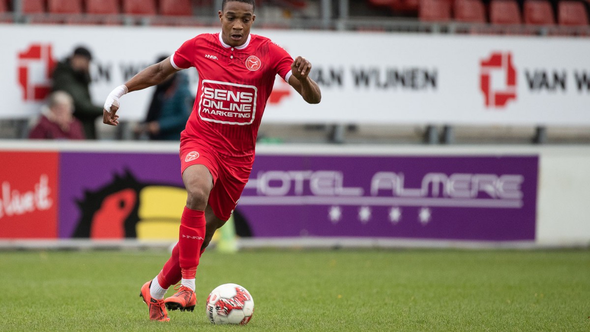 Jong Almere City FC in eigen huis tegen lijstaanvoerder