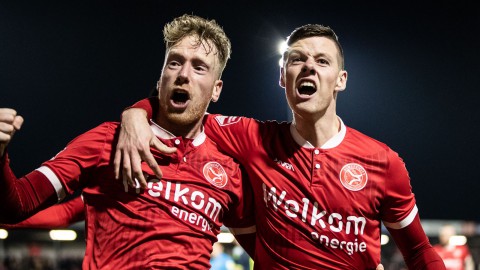 Almere City FC hecht team op Deadline Day
