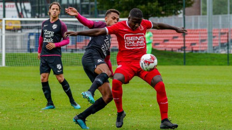 Almere City FC wint oefenduel van FC Utrecht